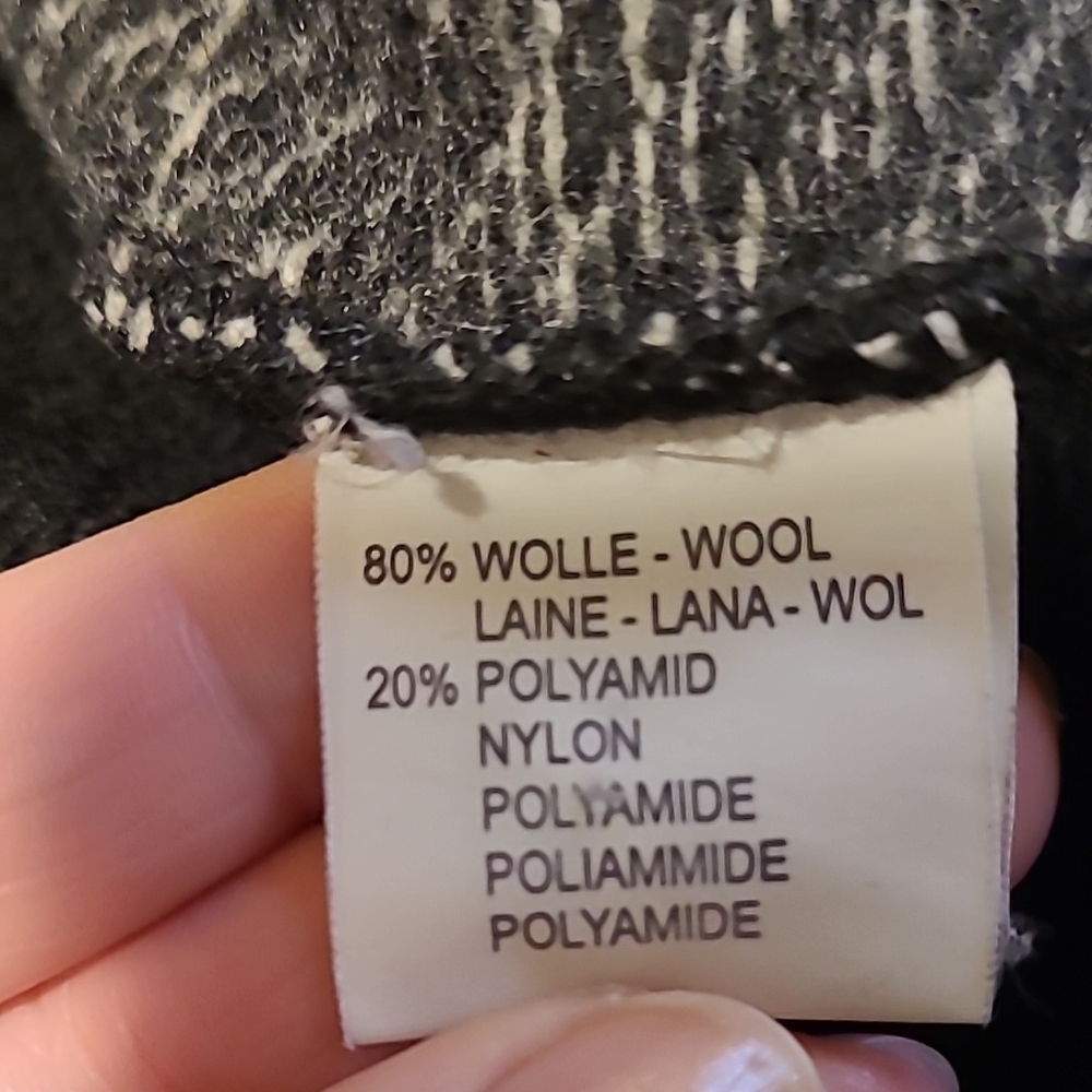 Black And White Herringbone Patterned Sweater Jac… - image 7